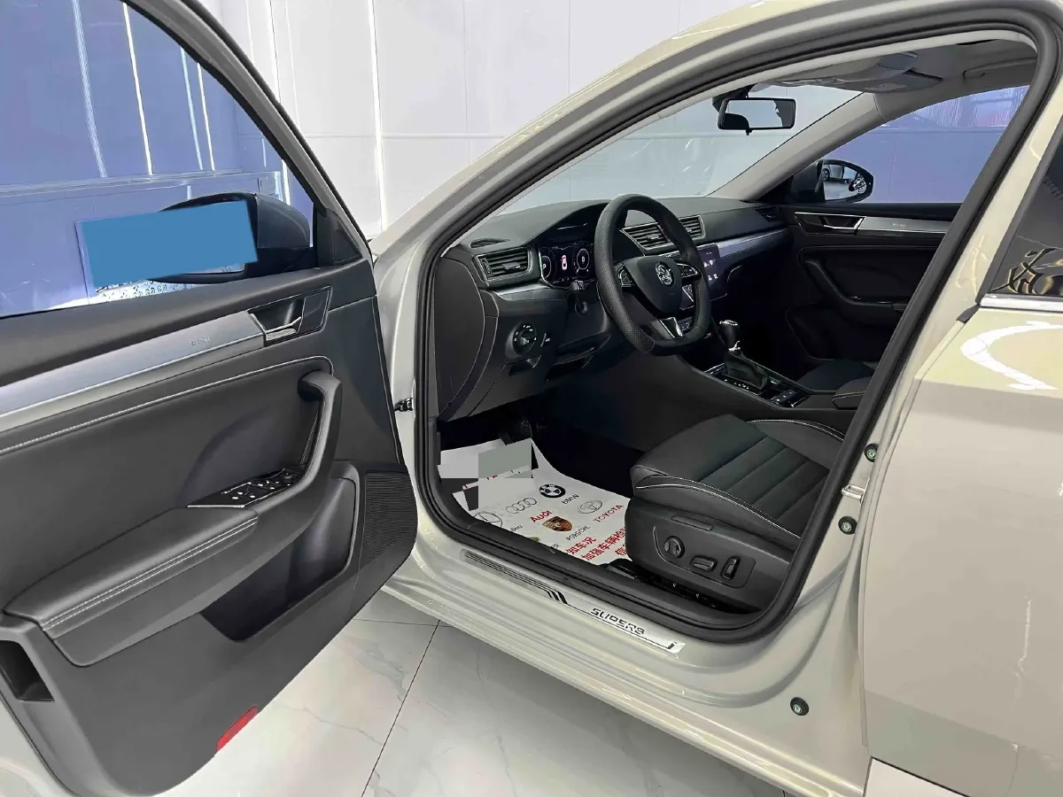 2022 Skoda Superb 1.4T 150HP L4 7DCT,autocango,china used car exporter,china ev exporter,chinese used car exporter,chinese used ev exporter