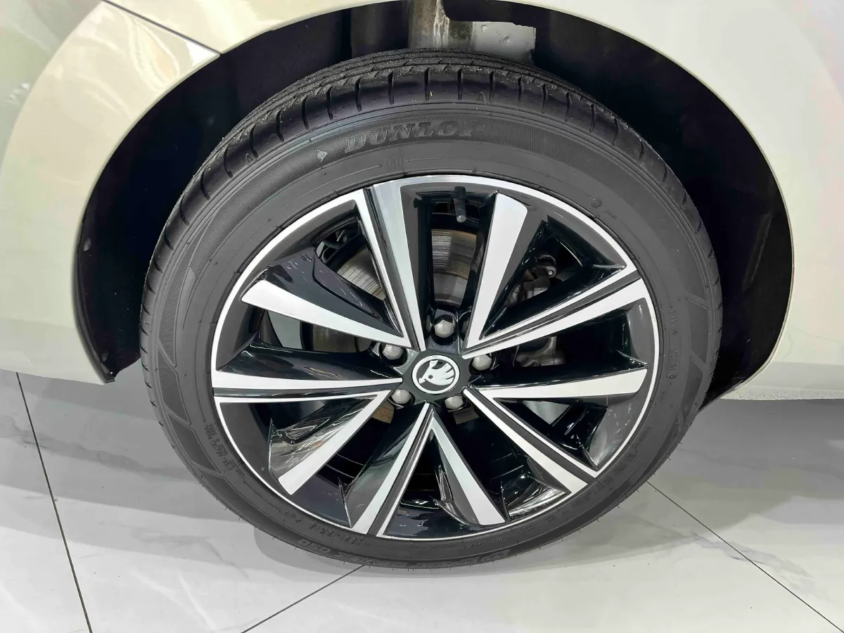 2022 Skoda Superb 1.4T 150HP L4 7DCT,autocango,china used car exporter,china ev exporter,chinese used car exporter,chinese used ev exporter