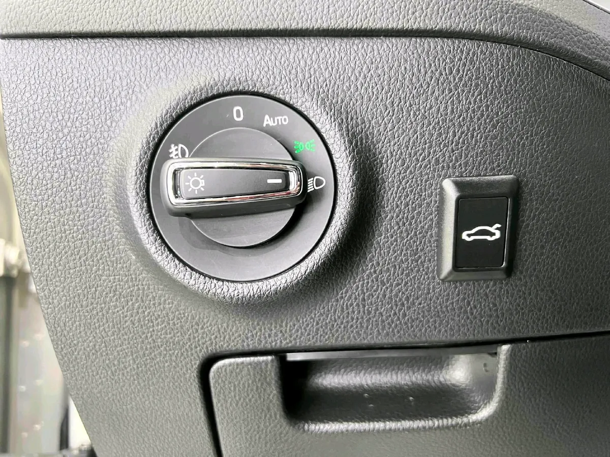 2022 Skoda Superb 1.4T 150HP L4 7DCT,autocango,china used car exporter,china ev exporter,chinese used car exporter,chinese used ev exporter