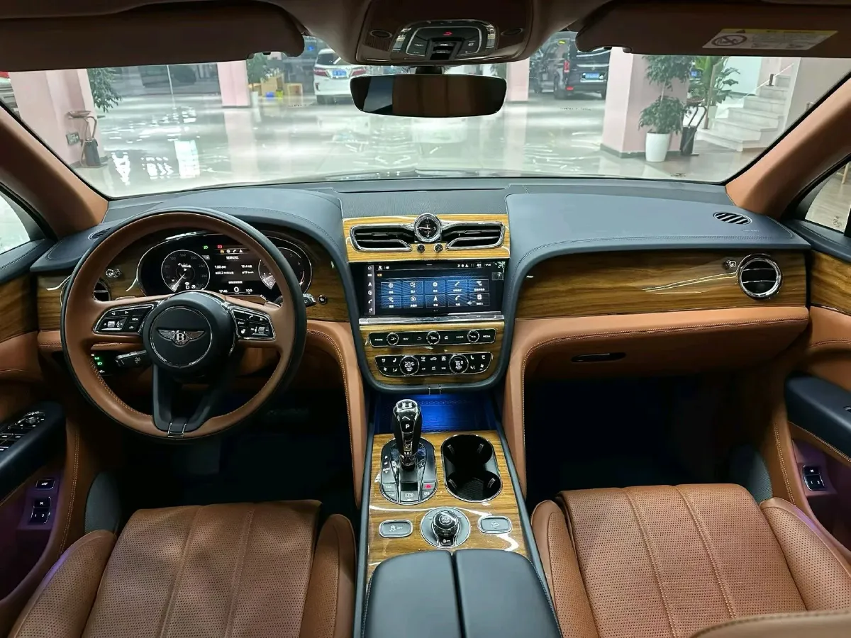 2021 Bentley Bentayga 4.0T 550HP V8 8AT,autocango,china used car exporter,china ev exporter,chinese used car exporter,chinese used ev exporter