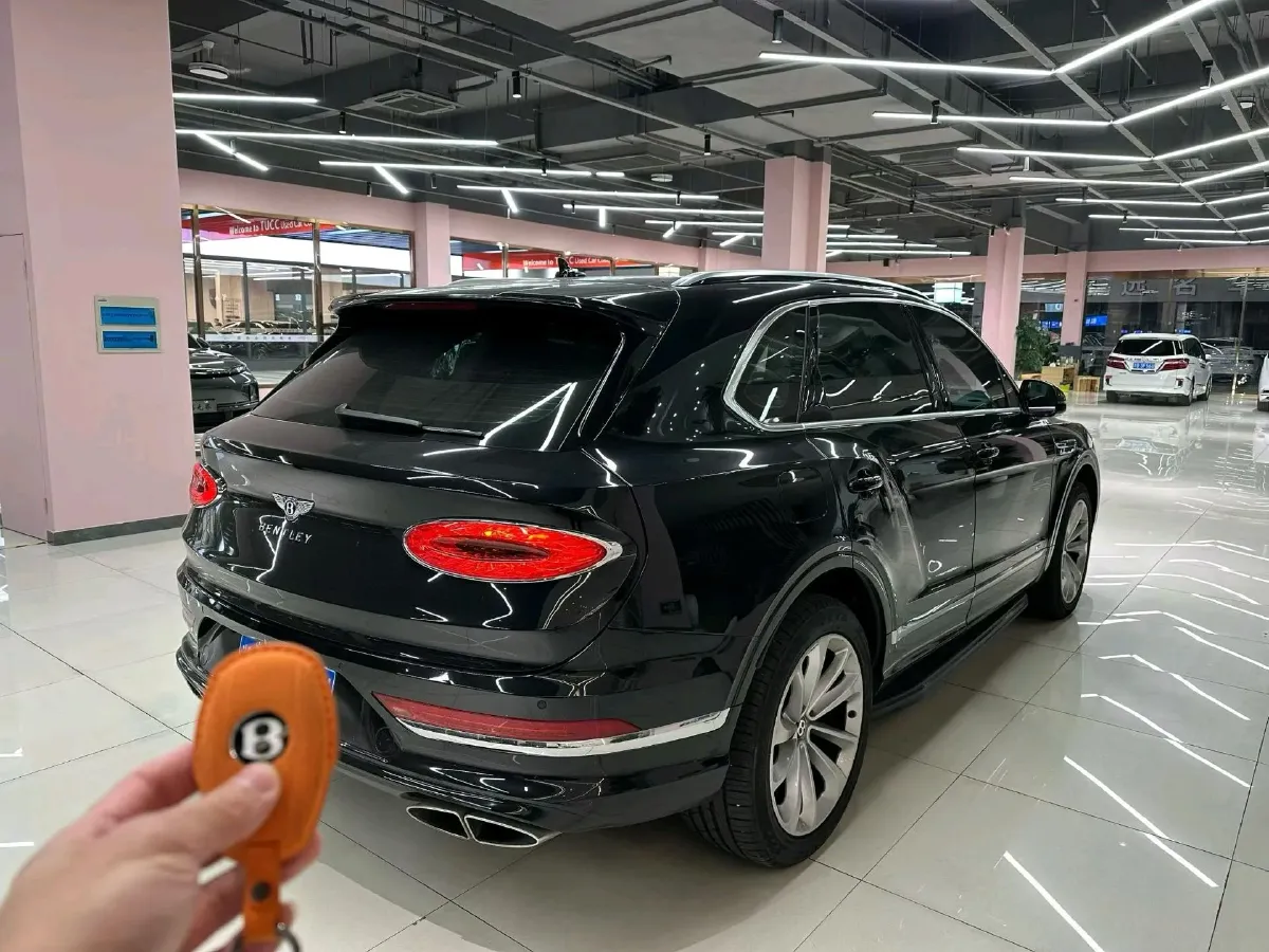 2021 Bentley Bentayga 4.0T 550HP V8 8AT,autocango,china used car exporter,china ev exporter,chinese used car exporter,chinese used ev exporter