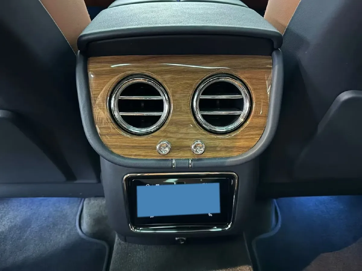 2021 Bentley Bentayga 4.0T 550HP V8 8AT,autocango,china used car exporter,china ev exporter,chinese used car exporter,chinese used ev exporter