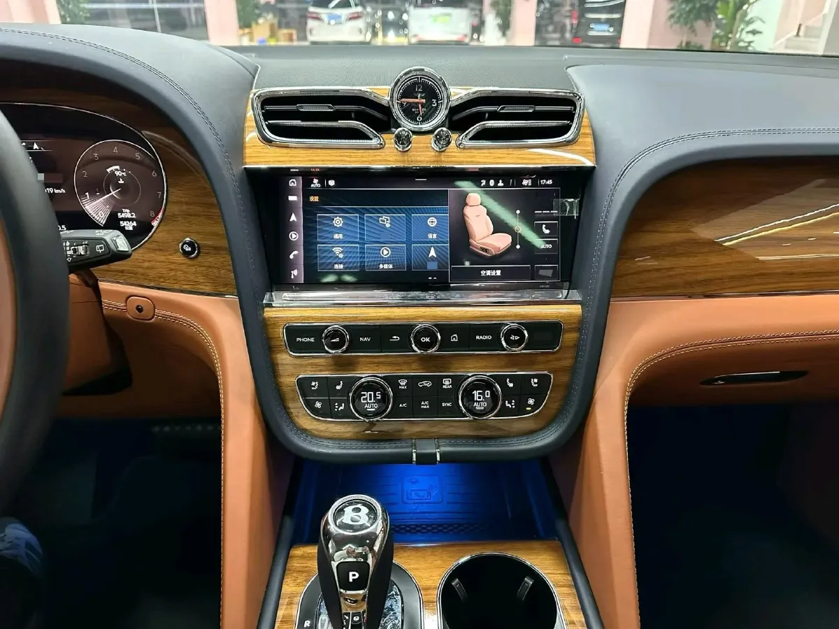 2021 Bentley Bentayga 4.0T 550HP V8 8AT,autocango,china used car exporter,china ev exporter,chinese used car exporter,chinese used ev exporter