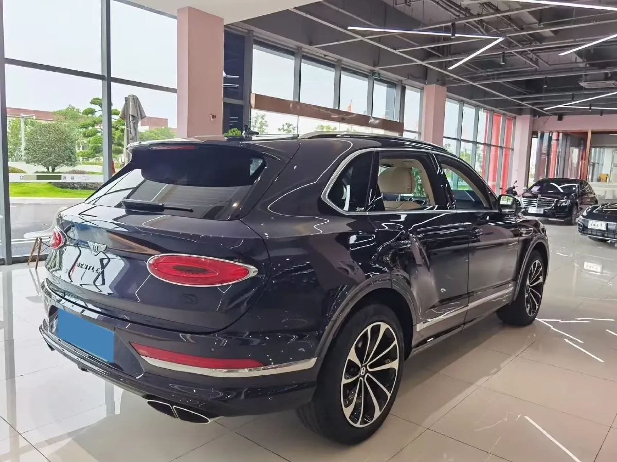 2021 Bentley Bentayga 4.0T 550HP V8 8AT,autocango,china used car exporter,china ev exporter,chinese used car exporter,chinese used ev exporter