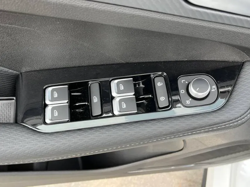 2024 Geely Binray 1.5T 181HP L4 7DCT,autocango,china used car exporter,china ev exporter,chinese used car exporter,chinese used ev exporter