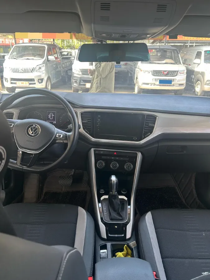 2022 Volkswagen T-Roc 1.4T 150HP L4 7DCT,autocango,china used car exporter,china ev exporter,chinese used car exporter,chinese used ev exporter