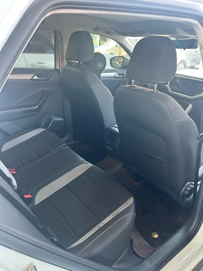 2022 Volkswagen T-Roc 1.4T 150HP L4 7DCT,autocango,china used car exporter,china ev exporter,chinese used car exporter,chinese used ev exporter