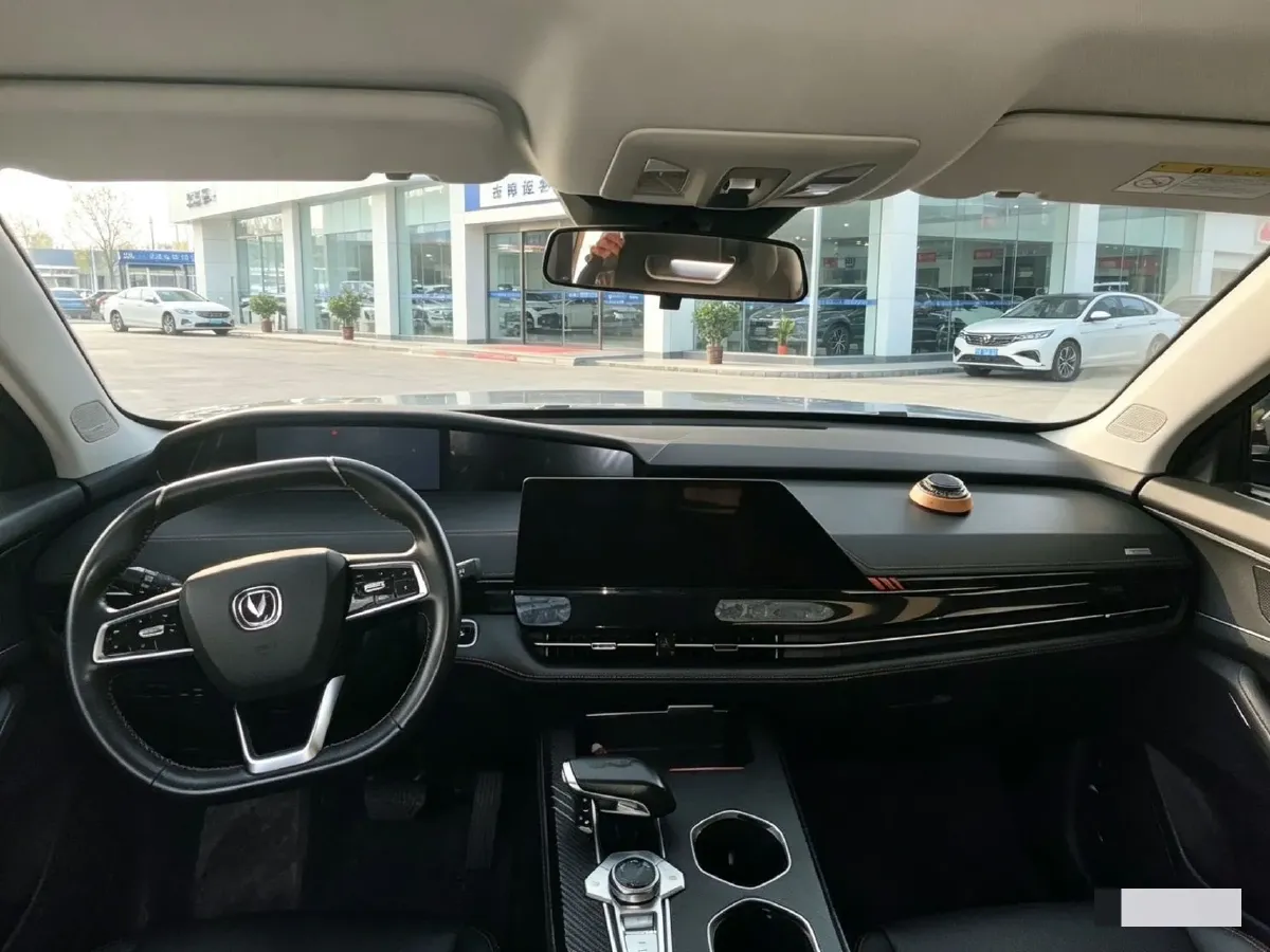 2021 ChangAn UNI-K 2.0T 233HP L4 8AT,autocango,china used car exporter,china ev exporter,chinese used car exporter,chinese used ev exporter