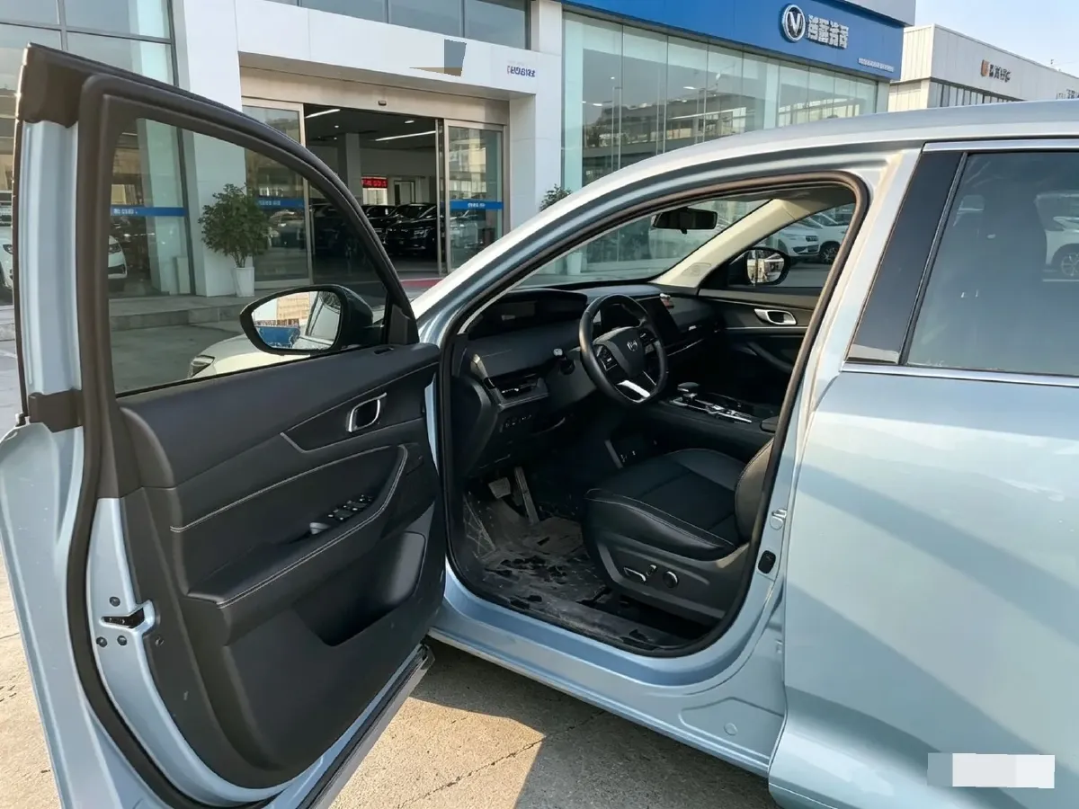 2021 ChangAn UNI-K 2.0T 233HP L4 8AT,autocango,china used car exporter,china ev exporter,chinese used car exporter,chinese used ev exporter