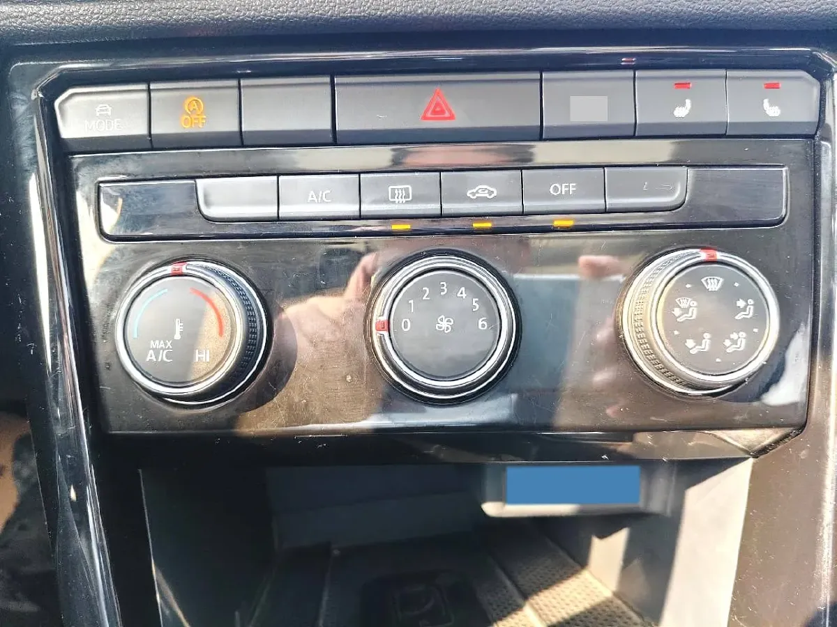 2022 Volkswagen T-Roc 1.4T 150HP L4 7DCT,autocango,china used car exporter,china ev exporter,chinese used car exporter,chinese used ev exporter