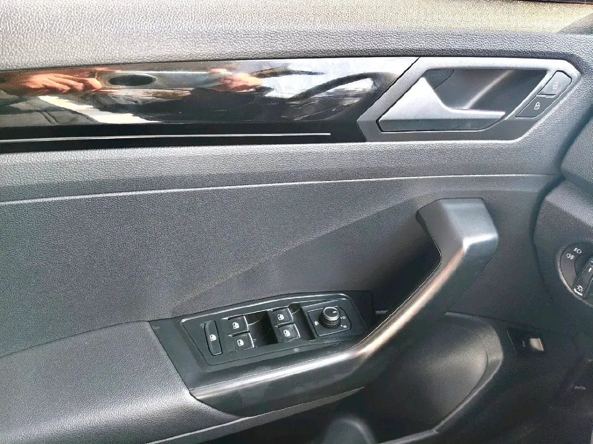 2022 Volkswagen T-Roc 1.4T 150HP L4 7DCT,autocango,china used car exporter,china ev exporter,chinese used car exporter,chinese used ev exporter