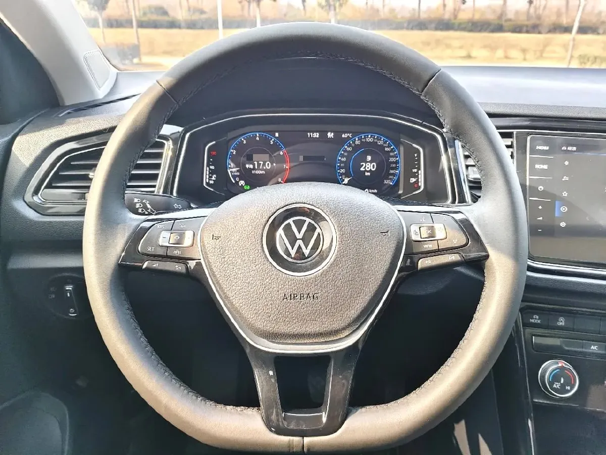 2022 Volkswagen T-Roc 1.4T 150HP L4 7DCT,autocango,china used car exporter,china ev exporter,chinese used car exporter,chinese used ev exporter