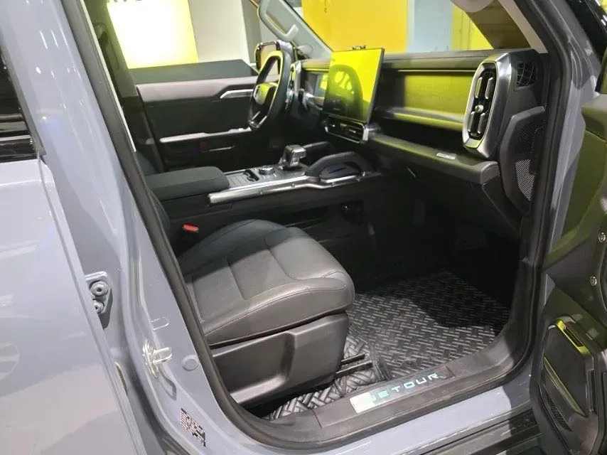 2023 Jetour Traveller 2.0T 254HP L4 8AT,autocango,china used car exporter,china ev exporter,chinese used car exporter,chinese used ev exporter