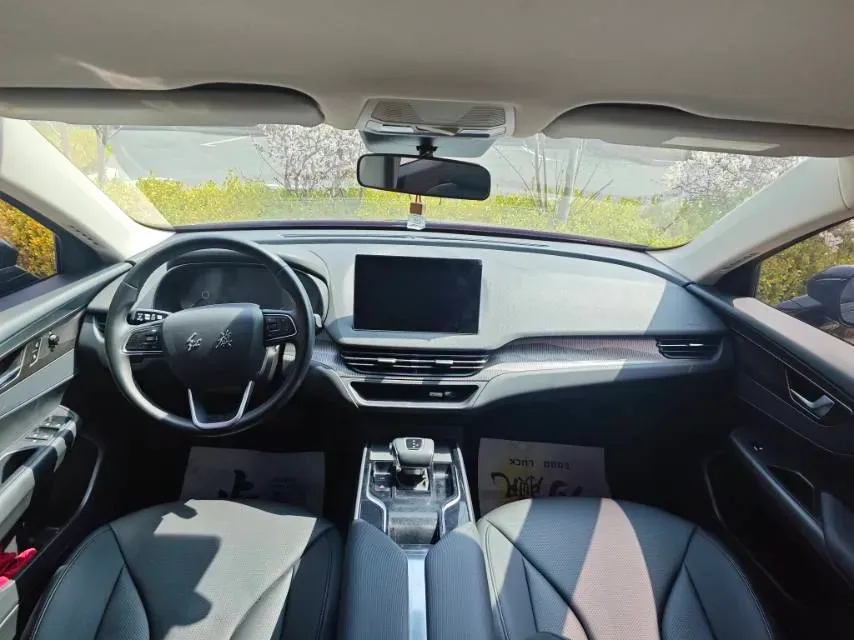 2023 HongQi E-QM5 BEV 54KWH,autocango,china used car exporter,china ev exporter,chinese used car exporter,chinese used ev exporter