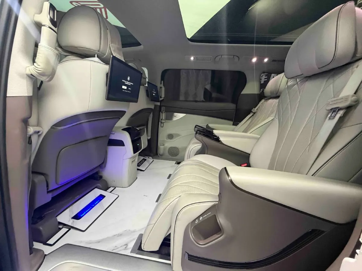 2022 Mercedes-Benz GLC Class 2.0T 197HP L4 9AT,autocango,china used car exporter,china ev exporter,chinese used car exporter,chinese used ev exporter