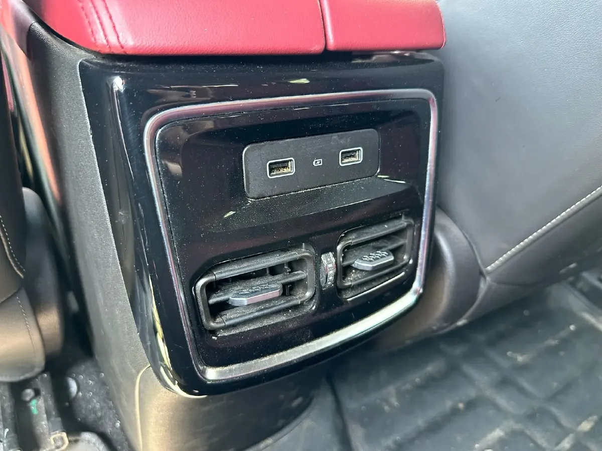 2023 ChangAn Oshan X7 Plus 1.5T 188HP L4 7DCT,autocango,china used car exporter,china ev exporter,chinese used car exporter,chinese used ev exporter