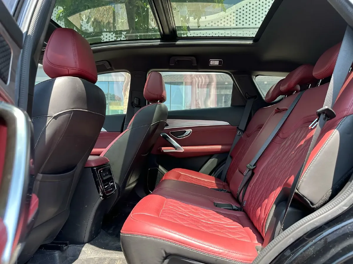 2023 ChangAn Oshan X7 Plus 1.5T 188HP L4 7DCT,autocango,china used car exporter,china ev exporter,chinese used car exporter,chinese used ev exporter