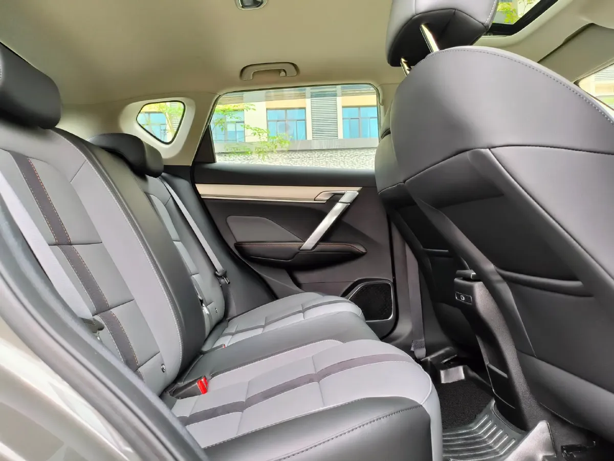 2023 Geely Coolray 1.5T 181HP L4 7DCT,autocango,china used car exporter,china ev exporter,chinese used car exporter,chinese used ev exporter