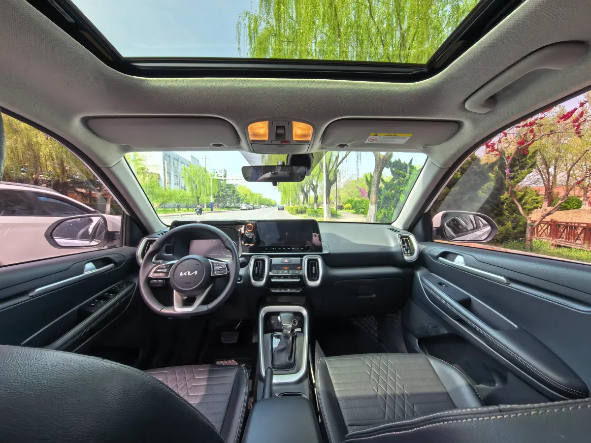 2024 Kia Sonet 1.5L 115HP L4 CVT,autocango,china used car exporter,china ev exporter,chinese used car exporter,chinese used ev exporter