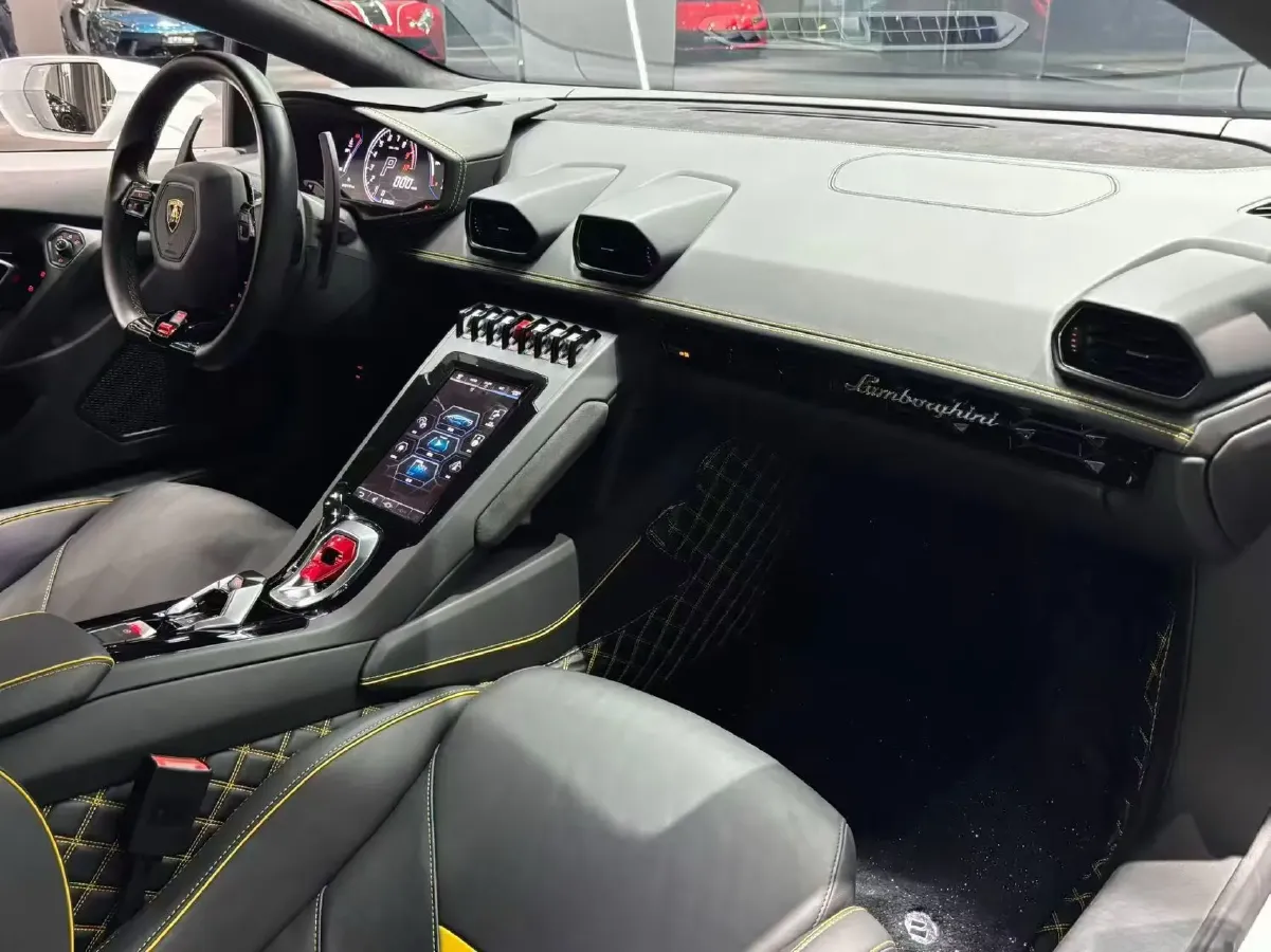2020 Lamborghini Huracán 5.2L 611HP V10 7DCT,autocango,china used car exporter,china ev exporter,chinese used car exporter,chinese used ev exporter