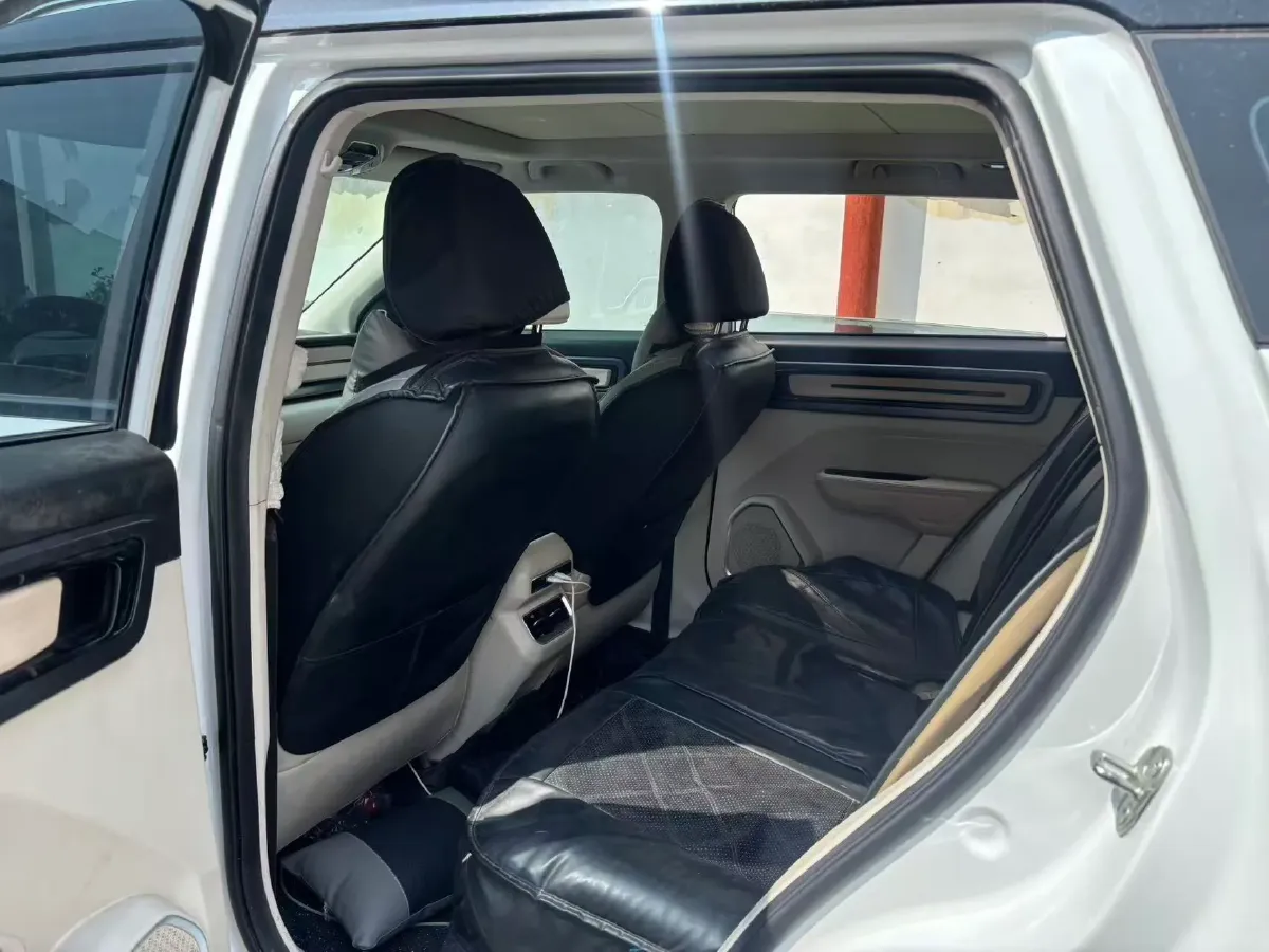 2023 Geely ICON 1.5T 181HP L4 7DCT,autocango,china used car exporter,china ev exporter,chinese used car exporter,chinese used ev exporter