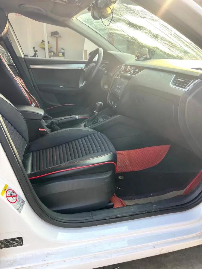 2019 Skoda Octavia 1.5L 116HP L4 6AT,autocango,china used car exporter,china ev exporter,chinese used car exporter,chinese used ev exporter