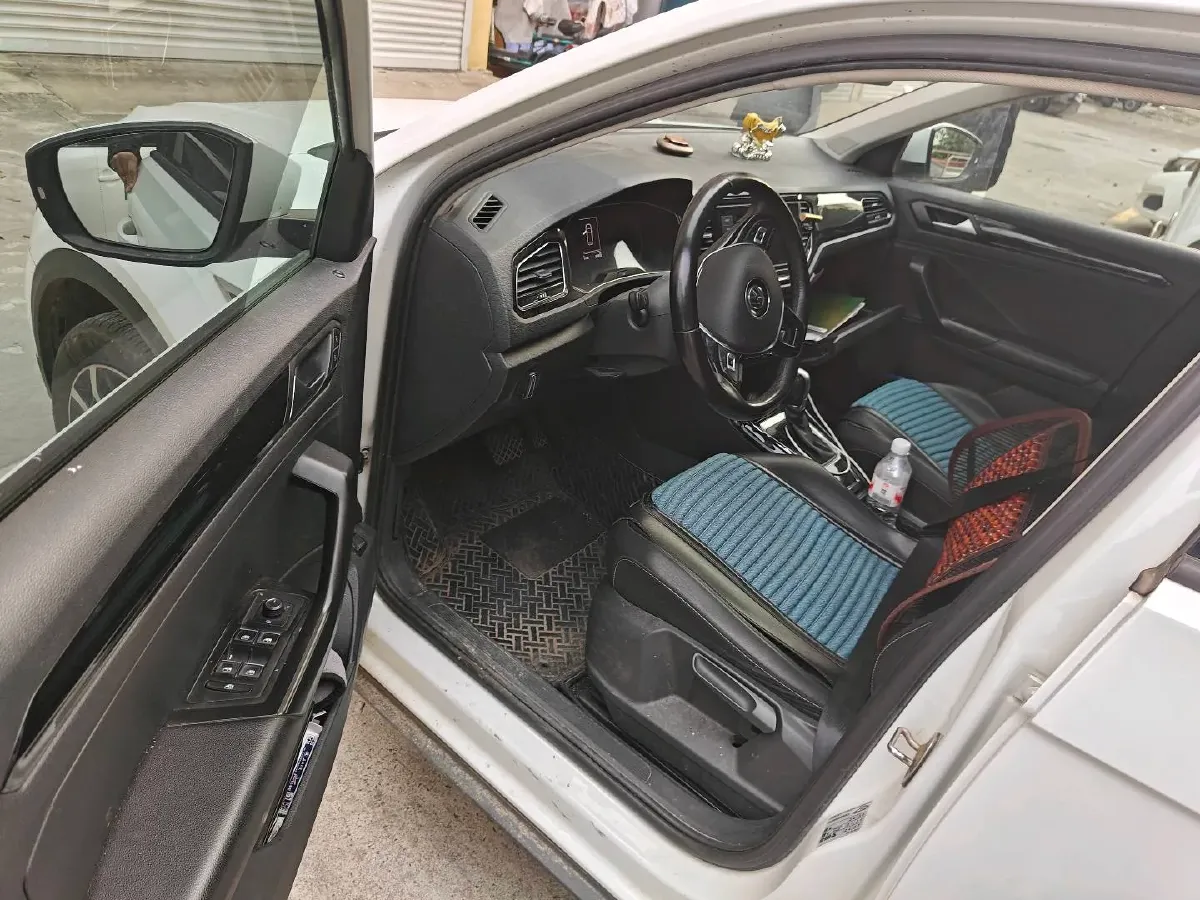 2019 Volkswagen T-Roc 1.4T 150HP L4 7DCT,autocango,china used car exporter,china ev exporter,chinese used car exporter,chinese used ev exporter