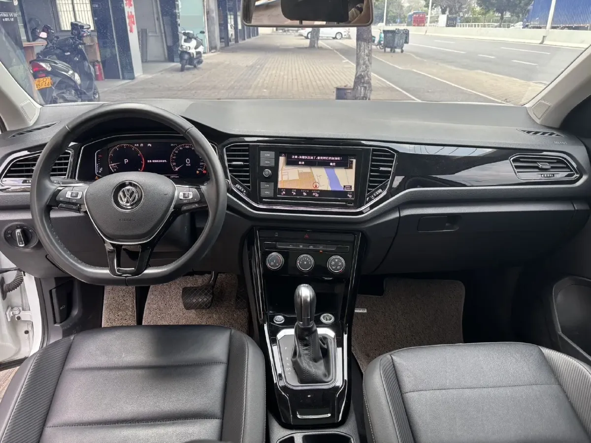 2020 Volkswagen T-Roc 1.4T 150HP L4 7DCT,autocango,china used car exporter,china ev exporter,chinese used car exporter,chinese used ev exporter