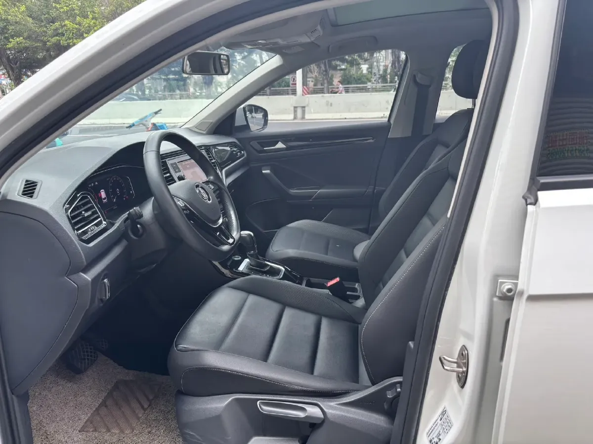 2020 Volkswagen T-Roc 1.4T 150HP L4 7DCT,autocango,china used car exporter,china ev exporter,chinese used car exporter,chinese used ev exporter