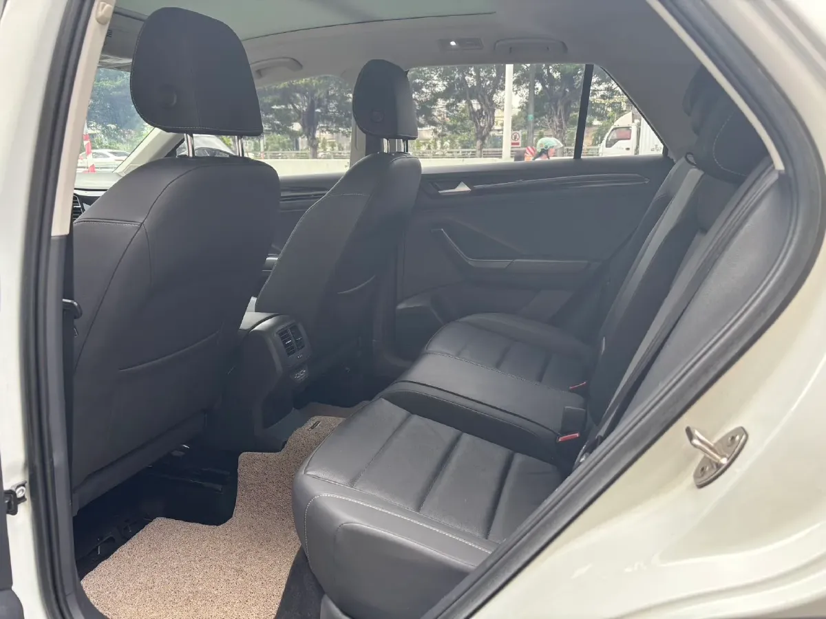 2020 Volkswagen T-Roc 1.4T 150HP L4 7DCT,autocango,china used car exporter,china ev exporter,chinese used car exporter,chinese used ev exporter