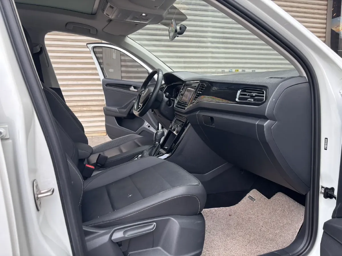 2020 Volkswagen T-Roc 1.4T 150HP L4 7DCT,autocango,china used car exporter,china ev exporter,chinese used car exporter,chinese used ev exporter