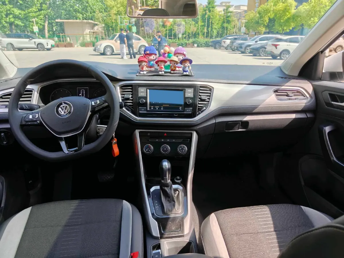 2020 Volkswagen T-Roc 1.4T 131HP L4 7DCT,autocango,china used car exporter,china ev exporter,chinese used car exporter,chinese used ev exporter