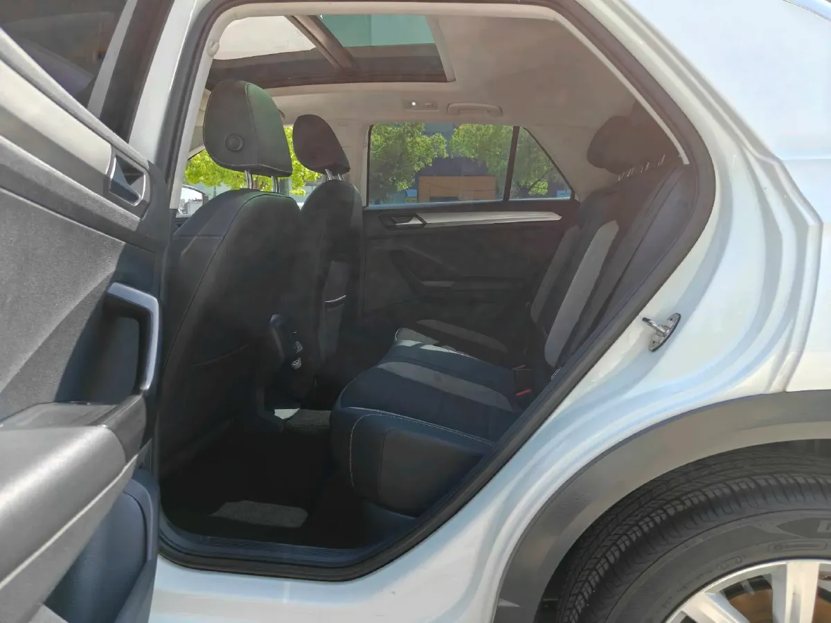 2020 Volkswagen T-Roc 1.4T 131HP L4 7DCT,autocango,china used car exporter,china ev exporter,chinese used car exporter,chinese used ev exporter