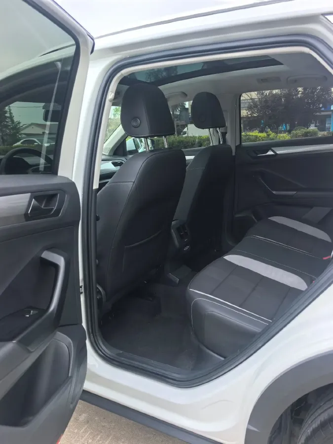 2019 Volkswagen T-Roc 1.4T 131HP L4 7DCT,autocango,china used car exporter,china ev exporter,chinese used car exporter,chinese used ev exporter