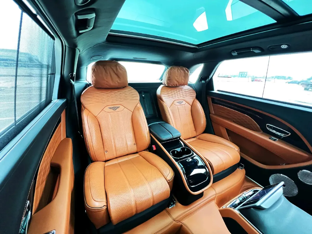 2024 Bentley Bentayga 4.0T 550HP V8 8AT,autocango,china used car exporter,china ev exporter,chinese used car exporter,chinese used ev exporter