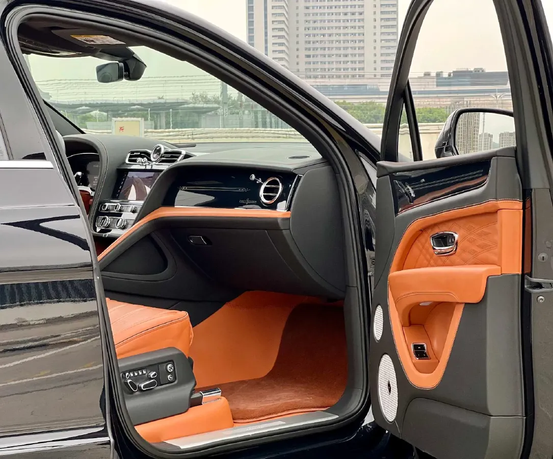 2024 Bentley Bentayga 4.0T 550HP V8 8AT,autocango,china used car exporter,china ev exporter,chinese used car exporter,chinese used ev exporter