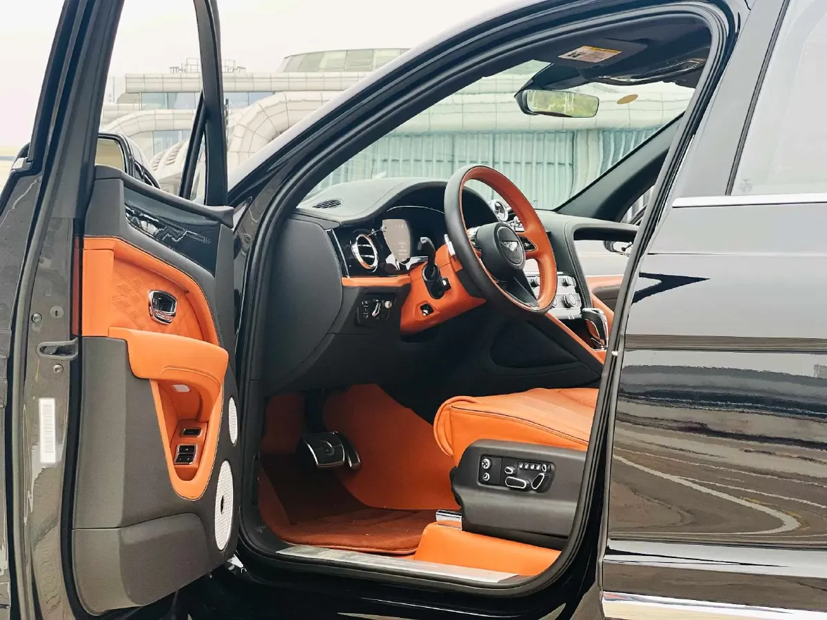 2024 Bentley Bentayga 4.0T 550HP V8 8AT,autocango,china used car exporter,china ev exporter,chinese used car exporter,chinese used ev exporter