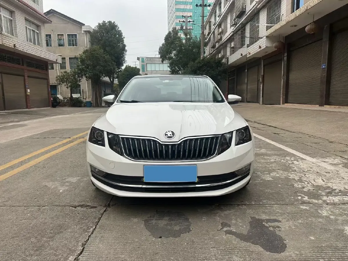 2020 Skoda Octavia 1.2T 116HP L4 7DCT,autocango,china used car exporter,china ev exporter,chinese used car exporter,chinese used ev exporter