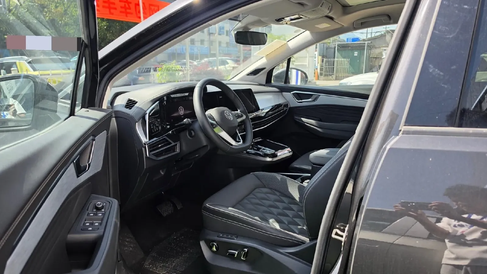 2024 Volkswagen Talagon 2.5T 299HP V6 7DCT,autocango,china used car exporter,china ev exporter,chinese used car exporter,chinese used ev exporter