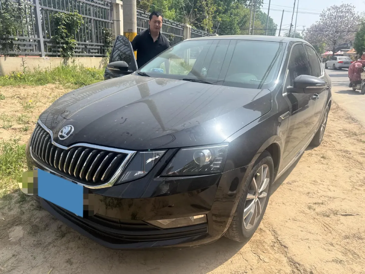 2018 Skoda Octavia 1.2T 116HP L4 7DCT,autocango,china used car exporter,china ev exporter,chinese used car exporter,chinese used ev exporter