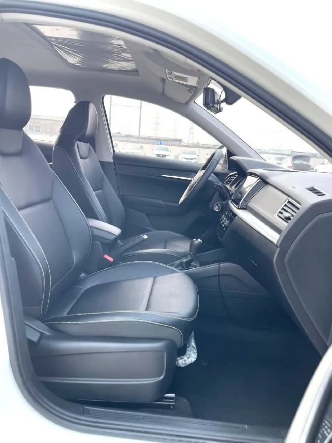 2021 Skoda Kamiq 1.5L 112HP L4 6AT,autocango,china used car exporter,china ev exporter,chinese used car exporter,chinese used ev exporter