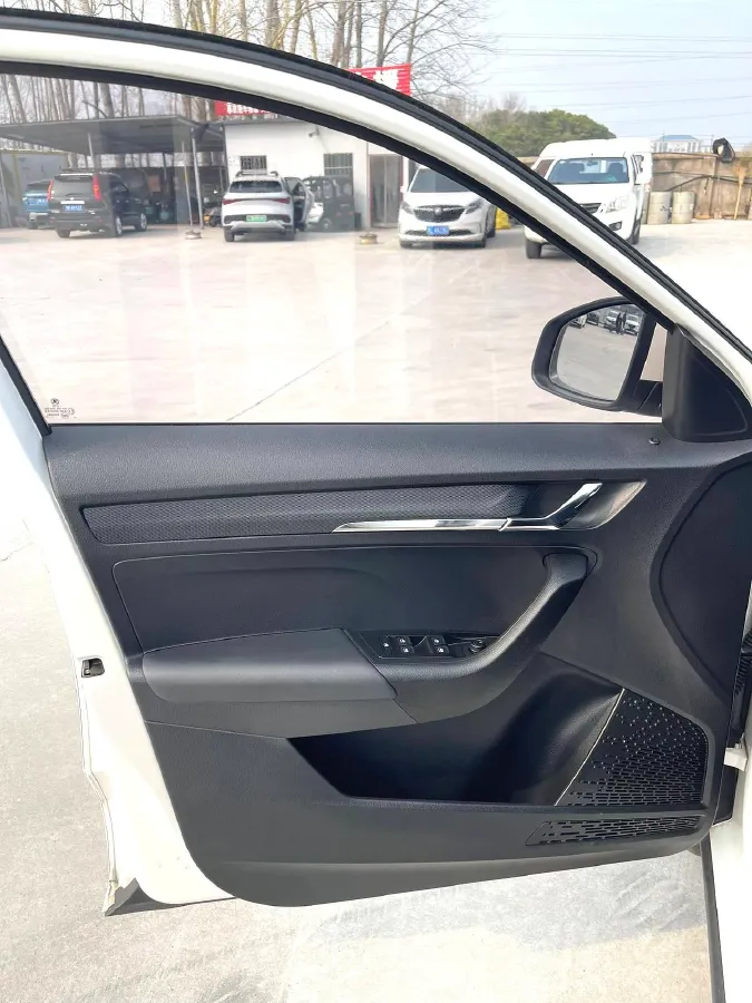 2021 Skoda Kamiq 1.5L 112HP L4 6AT,autocango,china used car exporter,china ev exporter,chinese used car exporter,chinese used ev exporter