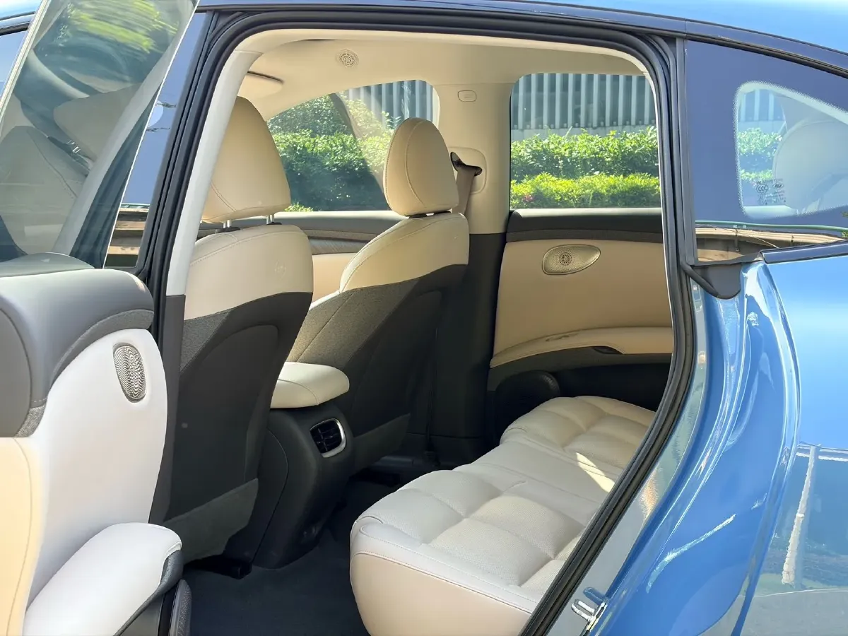 2025 IM LS6 BEV 75KWH,autocango,china used car exporter,china ev exporter,chinese used car exporter,chinese used ev exporter