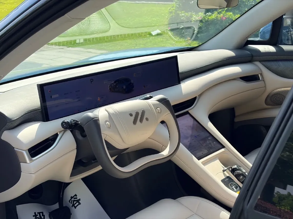 2025 IM LS6 BEV 75KWH,autocango,china used car exporter,china ev exporter,chinese used car exporter,chinese used ev exporter