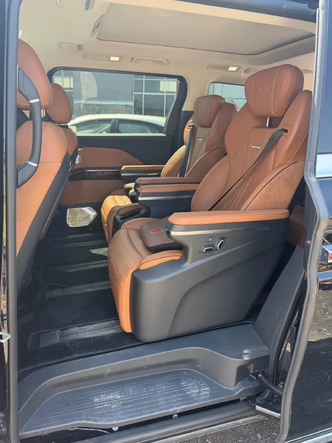 2023 HongQi HQ9 2.0T 252HP L4 8AT,autocango,china used car exporter,china ev exporter,chinese used car exporter,chinese used ev exporter