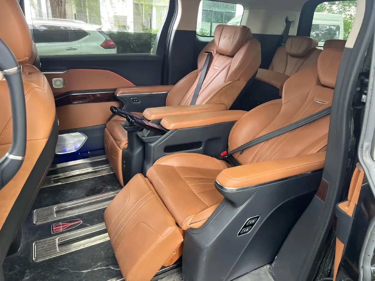 2023 HongQi HQ9 2.0T 252HP L4 8AT,autocango,china used car exporter,china ev exporter,chinese used car exporter,chinese used ev exporter