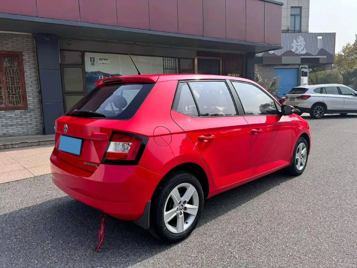 2017 Skoda Fabia 1.4L 90HP L4 6AT,autocango,china used car exporter,china ev exporter,chinese used car exporter,chinese used ev exporter