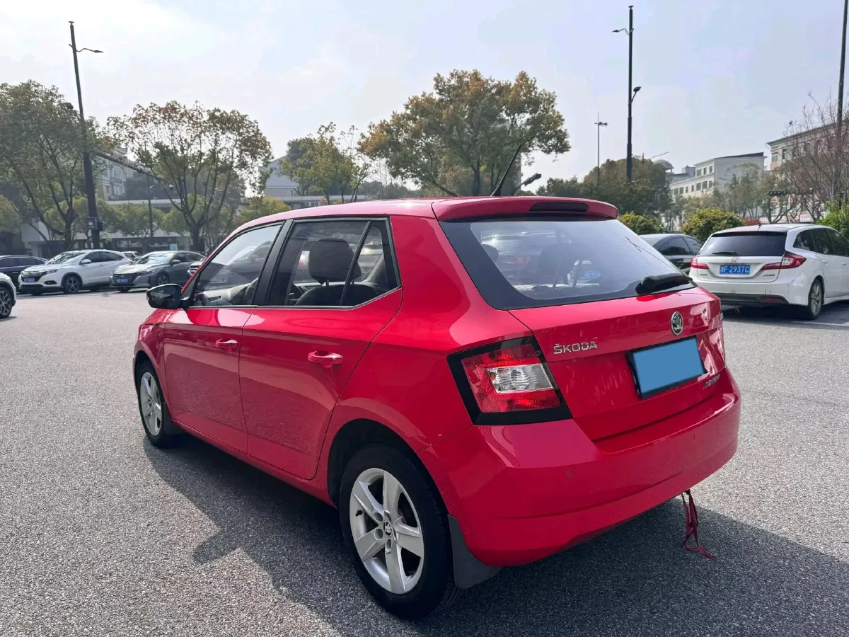 2017 Skoda Fabia 1.4L 90HP L4 6AT,autocango,china used car exporter,china ev exporter,chinese used car exporter,chinese used ev exporter