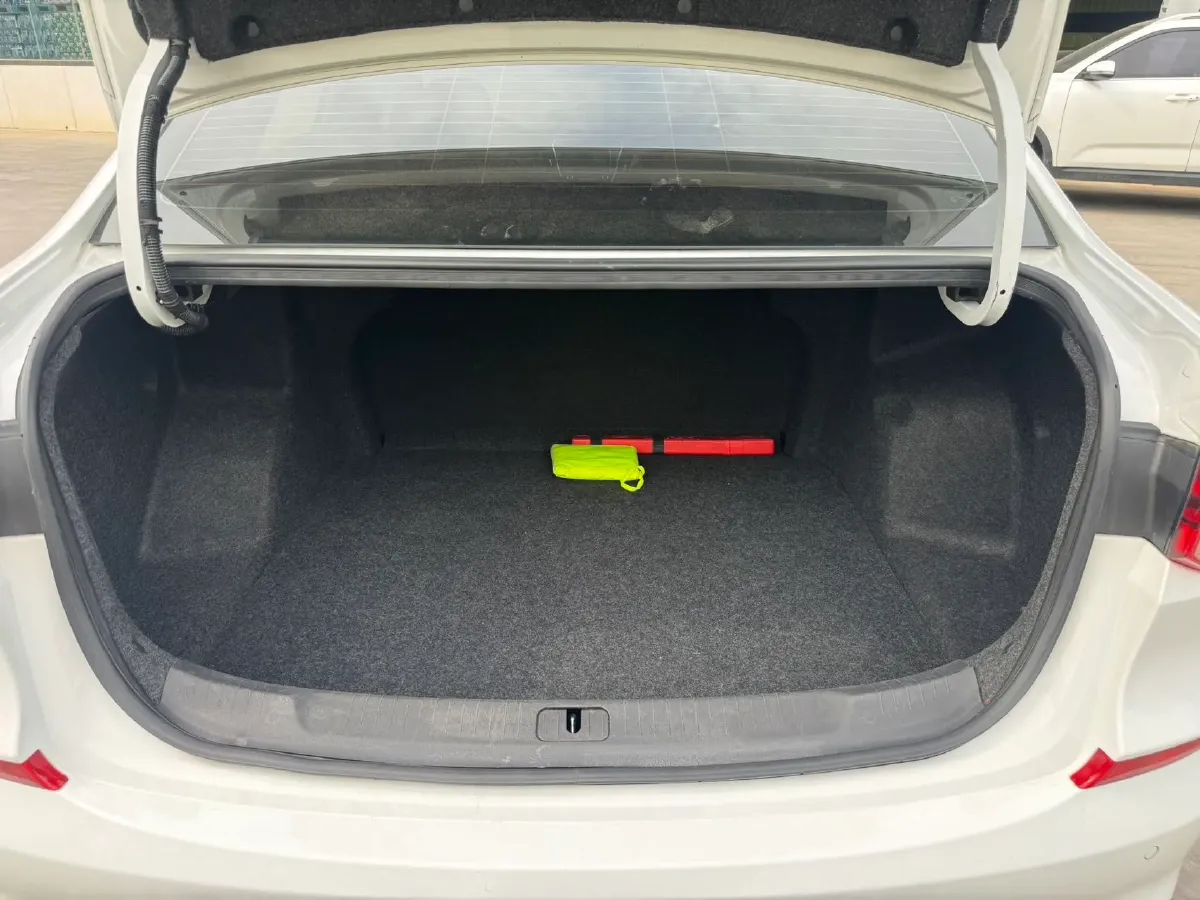 2019 Chevrolet Monza 1.3T 163HP L3 6AT,autocango,china used car exporter,china ev exporter,chinese used car exporter,chinese used ev exporter