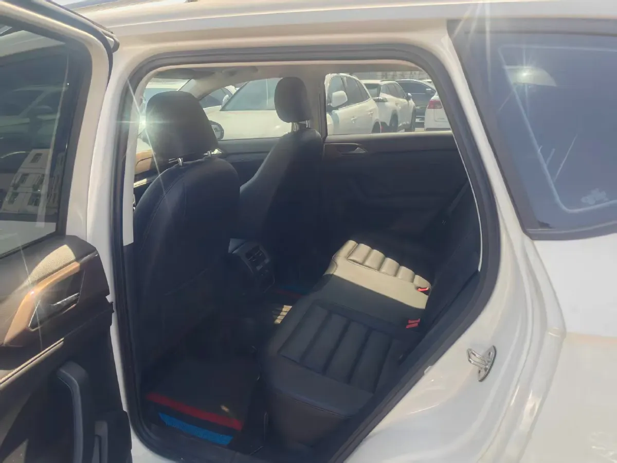 2021 Volkswagen Tharu 1.4T 150HP L4 7DCT,autocango,china used car exporter,china ev exporter,chinese used car exporter,chinese used ev exporter